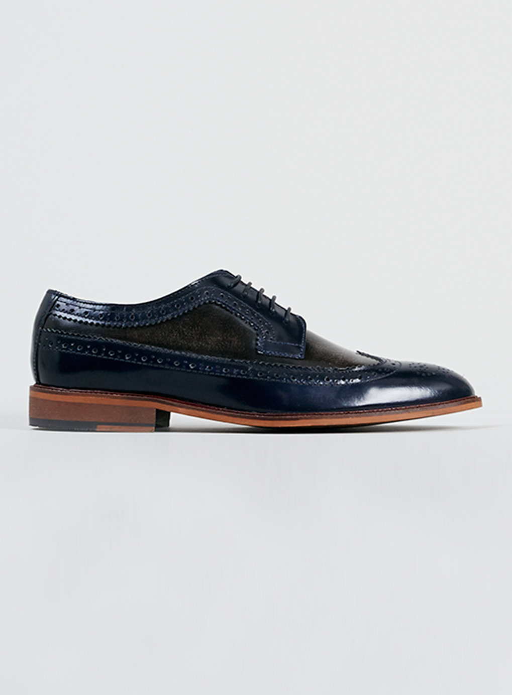 Delta Two Tone Brogue Shoes - Above The Ankles